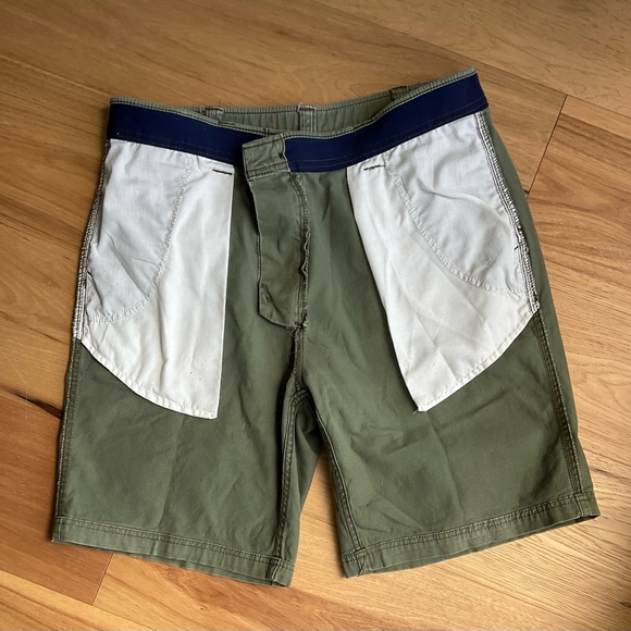 St John’s Bay Olive Green Short, Size 36 - Picture 4 of 7